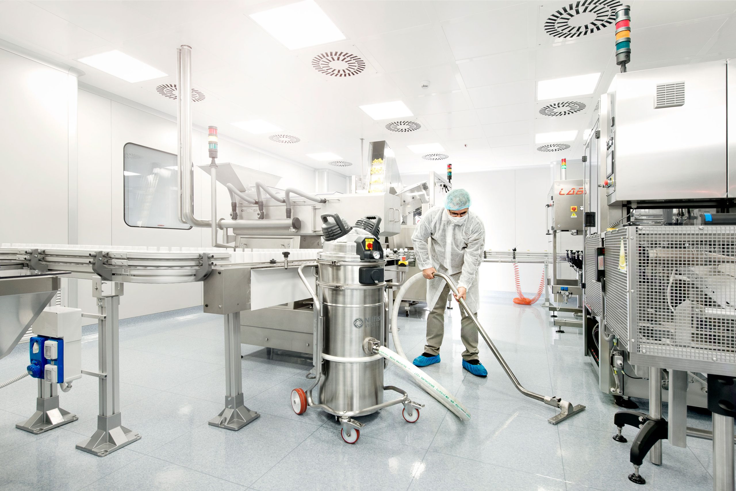 Portable Vacuums found to be mobile particle generators at Semiconductor Manufacturing Facility